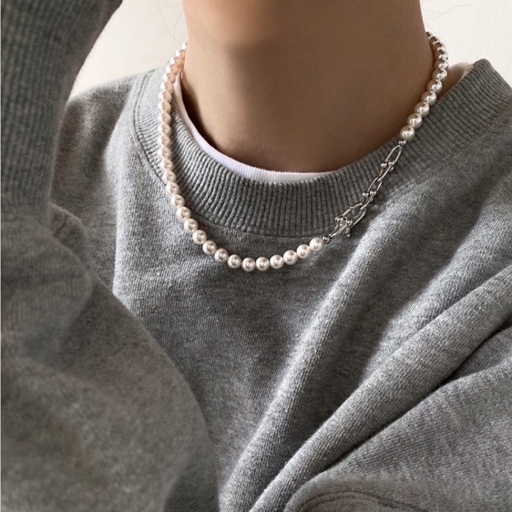 pearl necklace